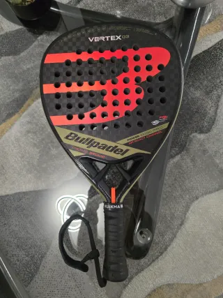Pala Padel Bullpadel Vertex 03 muy cuidada