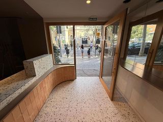 Local comercial en alquiler en La Nova Esquerra de l'Eixample en Barcelona