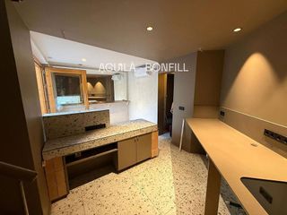 Local comercial en alquiler en La Nova Esquerra de l'Eixample en Barcelona