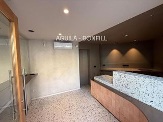 Local comercial en alquiler en La Nova Esquerra de l'Eixample en Barcelona