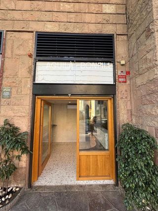 Local comercial en alquiler en La Nova Esquerra de l'Eixample en Barcelona