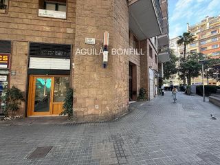 Local comercial en alquiler en La Nova Esquerra de l'Eixample en Barcelona
