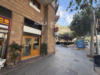 Local comercial en alquiler en La Nova Esquerra de l'Eixample en Barcelona