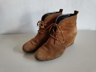 Botines Geox ante camel