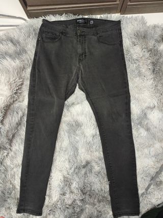 Vaqueros Bershka Hombre Talla 44 Gris