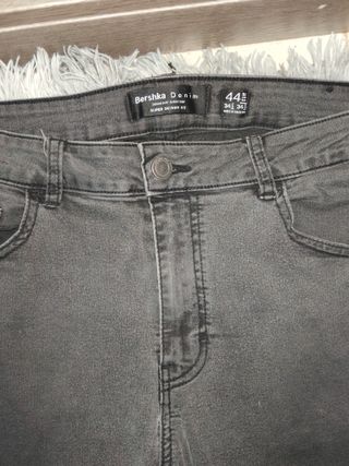 Vaqueros Bershka Hombre Talla 44 Gris