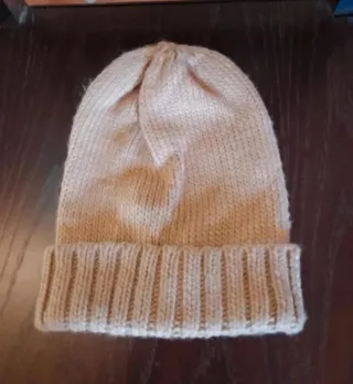 Gorro de lana tejido beige y marrón