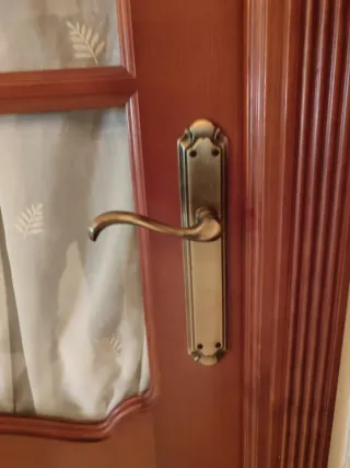 Puertas de madera para vivienda