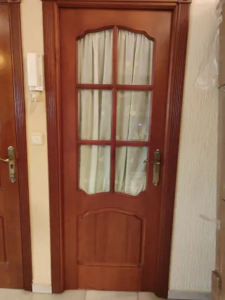Puertas de madera para vivienda