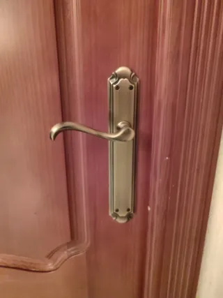 Puertas de madera para vivienda