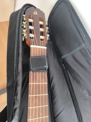 Guitarra Española con Funda + Capo + funda