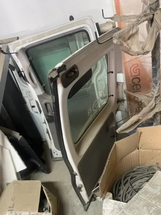 Puerta lateral y trasera Peugeot Partner