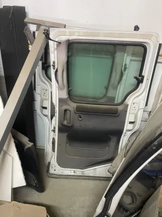 Puerta lateral y trasera Peugeot Partner