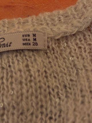 Jersey gris cuello pico