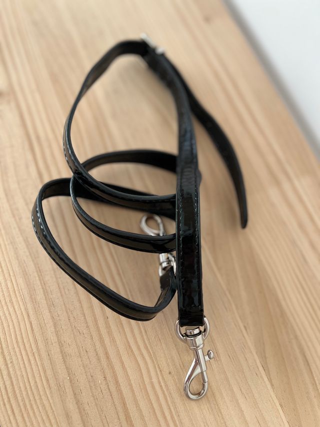 Bolso Guess Crema con Detalles Rosa