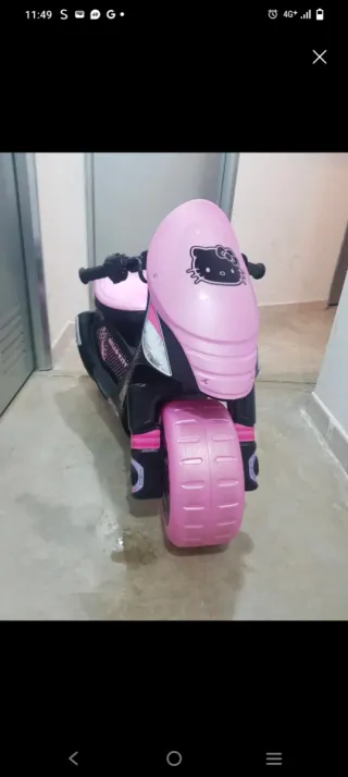 Moto eléctrica Hello Kitty Injusa