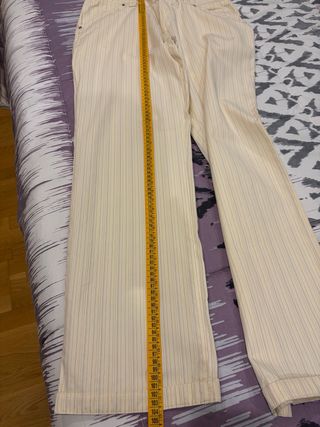 Pantalón de rayas crema para hombre