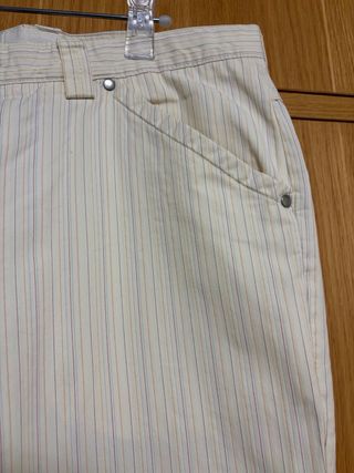 Pantalón de rayas crema para hombre