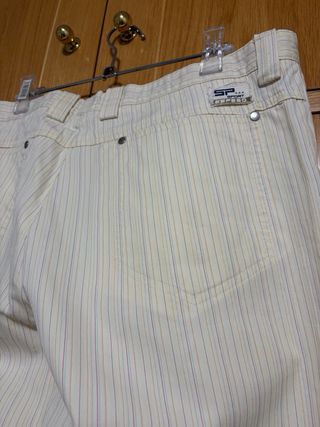 Pantalón de rayas crema para hombre