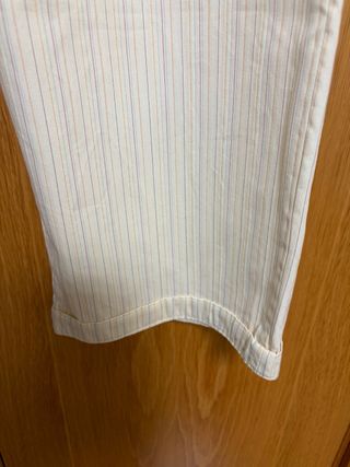 Pantalón de rayas crema para hombre