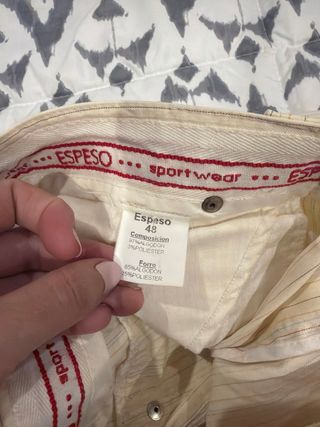 Pantalón de rayas crema para hombre