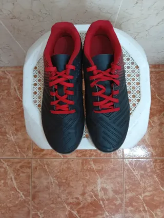 Botas de fútbol para niños negras