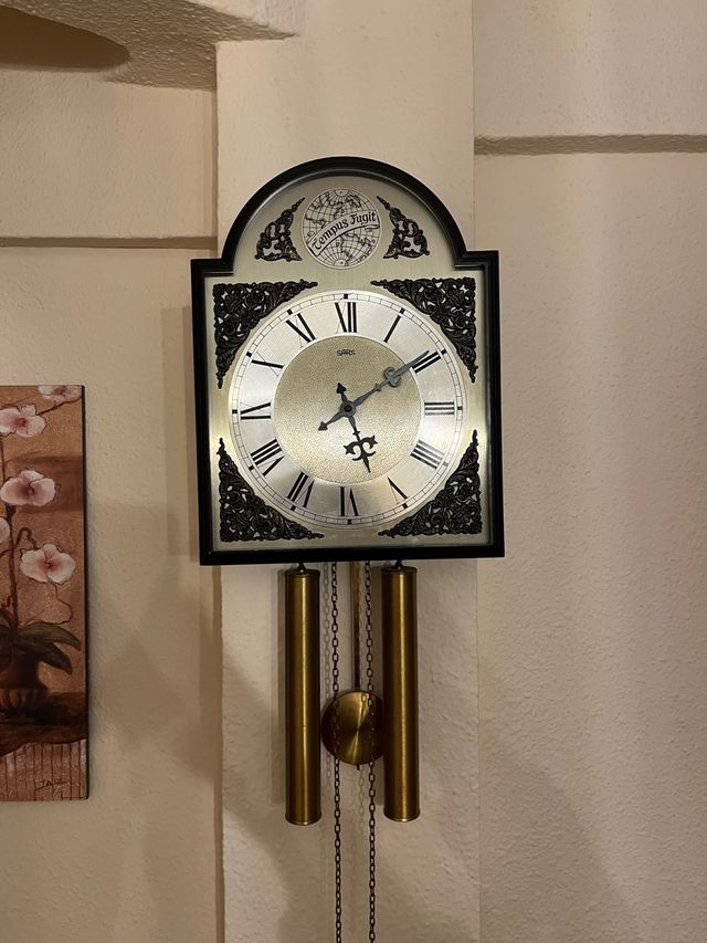 Reloj de pared vintage Con Tempus Fugit