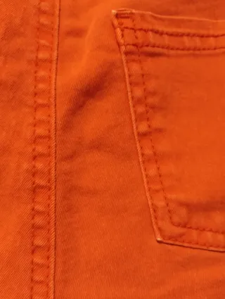 Vaqueros cortos naranjas