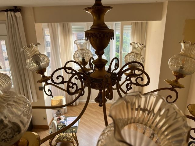 Lampada da soffitto classica dorata