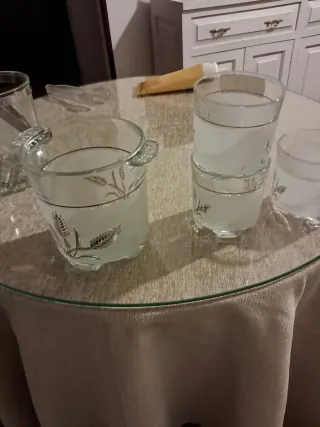 Cubitera y 3 vasos de cristal