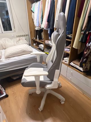 Sedia da scrivania o da gaming in perfetto stato