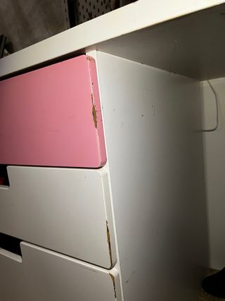 Cama alta IKEA SMASTAD blanca y rosa