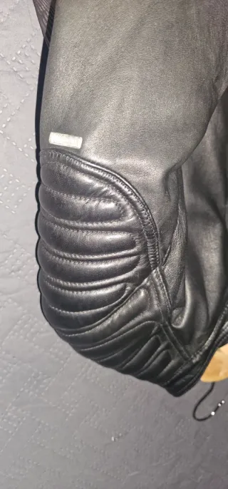 Chaqueta de cuero negra Superdry