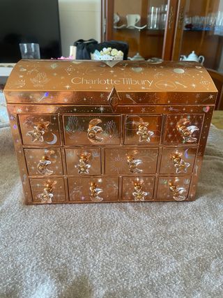 Calendario Adviento Charlotte Tilbury Dorado