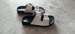 Sandalias de tiras en marfil. H&M. N° 38