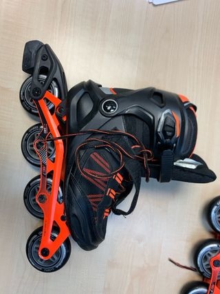 Patines en línea negros y naranjas talla:  41