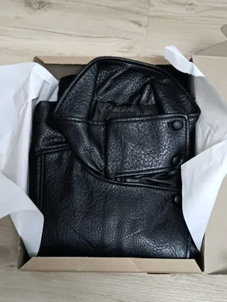 Chaqueta efecto piel Zara viral Talla M