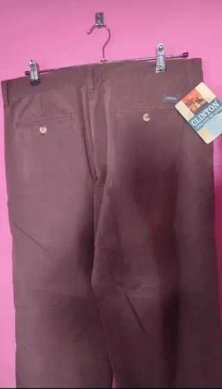 Pantalones Chinos Marrones con etiqueta