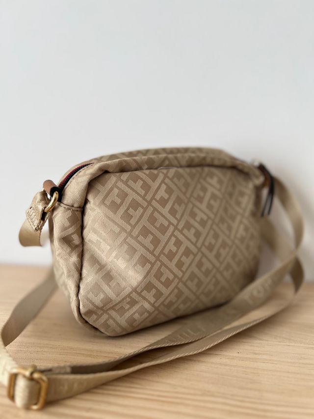 Bolso bandolera Tommy Hilfiger Crema
