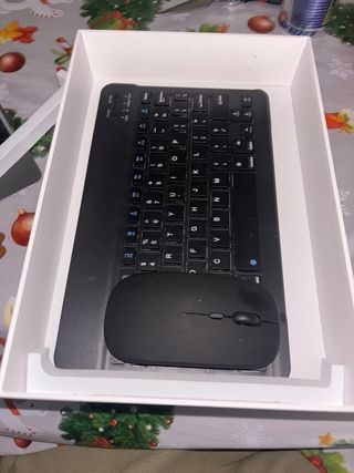 Tableta ATMPC Blanca con Teclado y Ratón