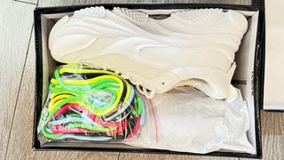 Sneakers bianche nuove, ottimo regalo