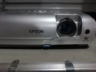 Proyector EPSON EMP-S4