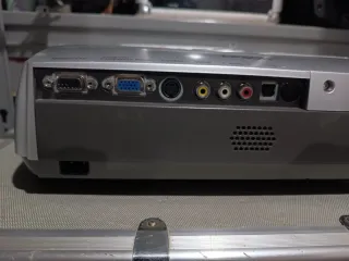 Proyector EPSON EMP-S4