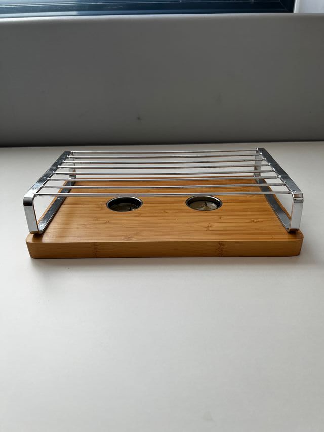 Calentador de platos bambú y metal