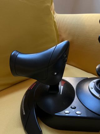 Thrustmaster T.Flight Hotas X Joystick e Manetta