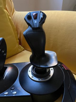 Thrustmaster T.Flight Hotas X Joystick e Manetta