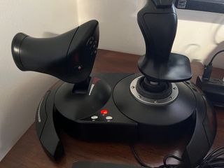 Thrustmaster T.Flight Hotas X Joystick e Manetta