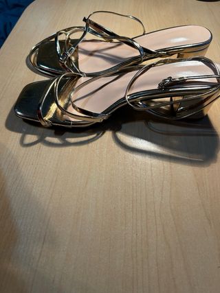 Sandalias doradas mujer talla 41 sin estrenar