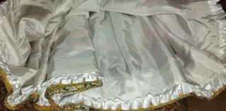 Confección artesanal falda regional