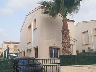 Chalet en alquiler en Urbanizaciones en Guardamar del Segura